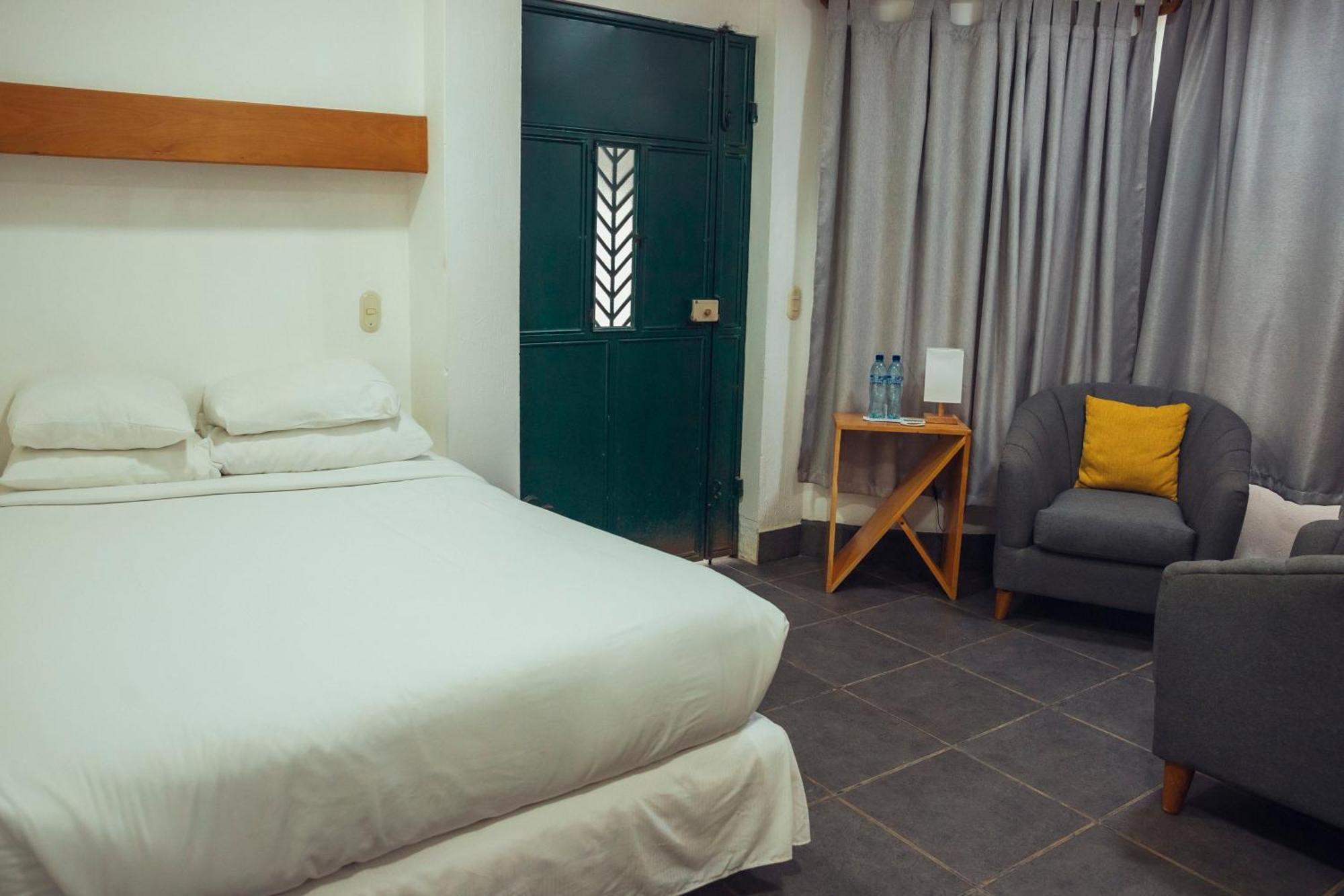 El Dragon Hotel 산 마르코스 라 라구나 외부 사진